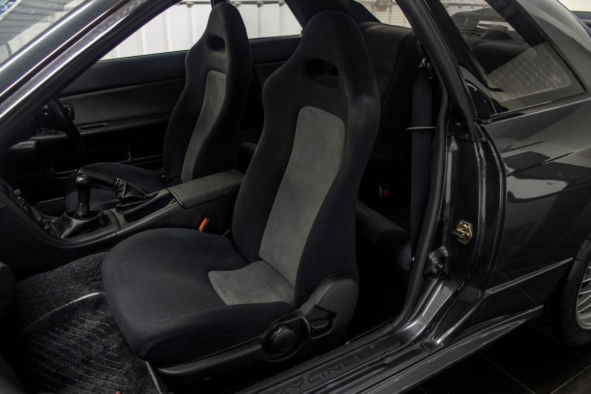 R32 V spec II interior GTR.jpg