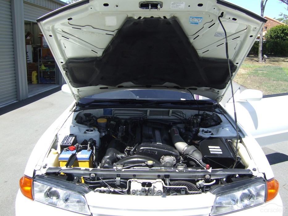 R32 V-Spec II GTR engine bay.jpg