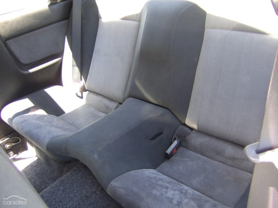 R32 V-Spec II GTR rear seat.jpg