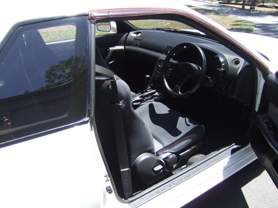 R32 V-Spec II interior.jpg