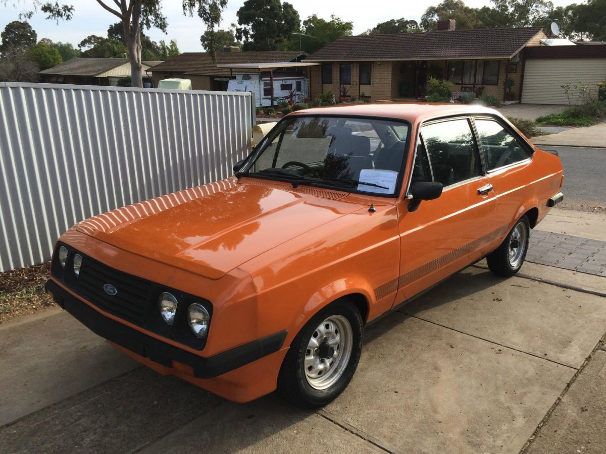 RS2000 Orange Ford Escort (1).jpg