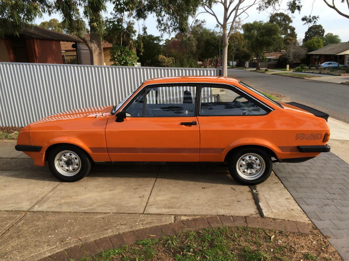 RS2000 Orange Ford Escort (2).jpg