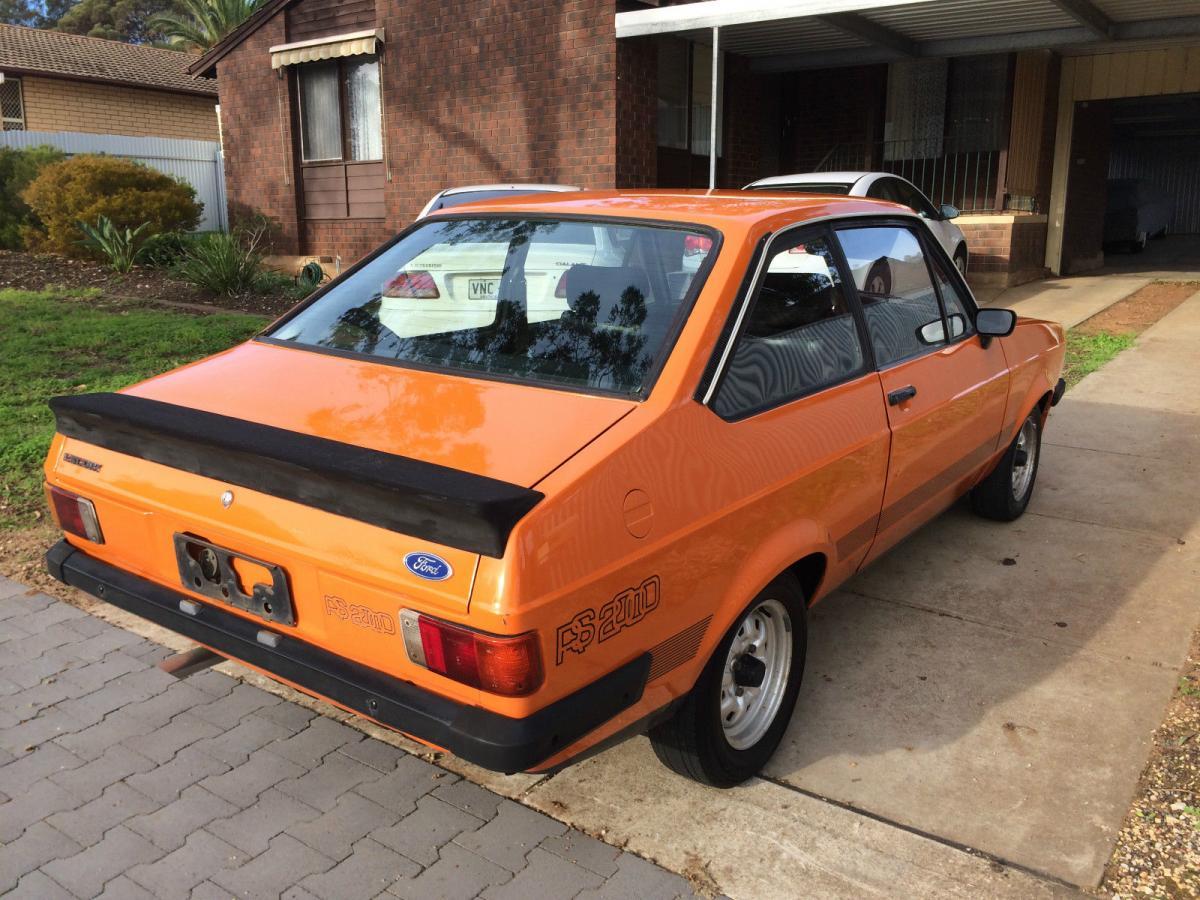 RS2000 Orange Ford Escort (4).jpg