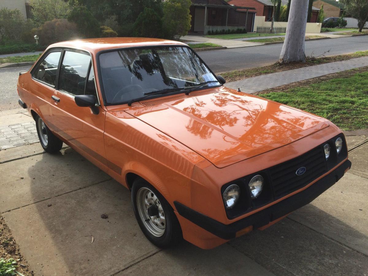 RS2000 Orange Ford Escort (5).jpg