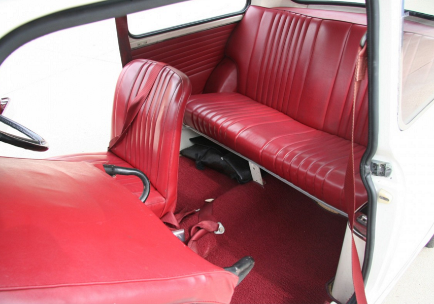 Red interior Australian MK1 Cooper S 5.png