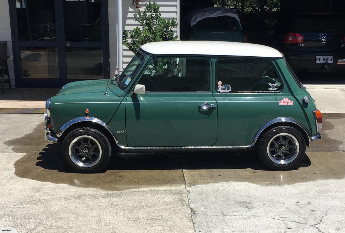 Rover Mini 35th Anniversary 1994 Green images New Zealand (1).jpg