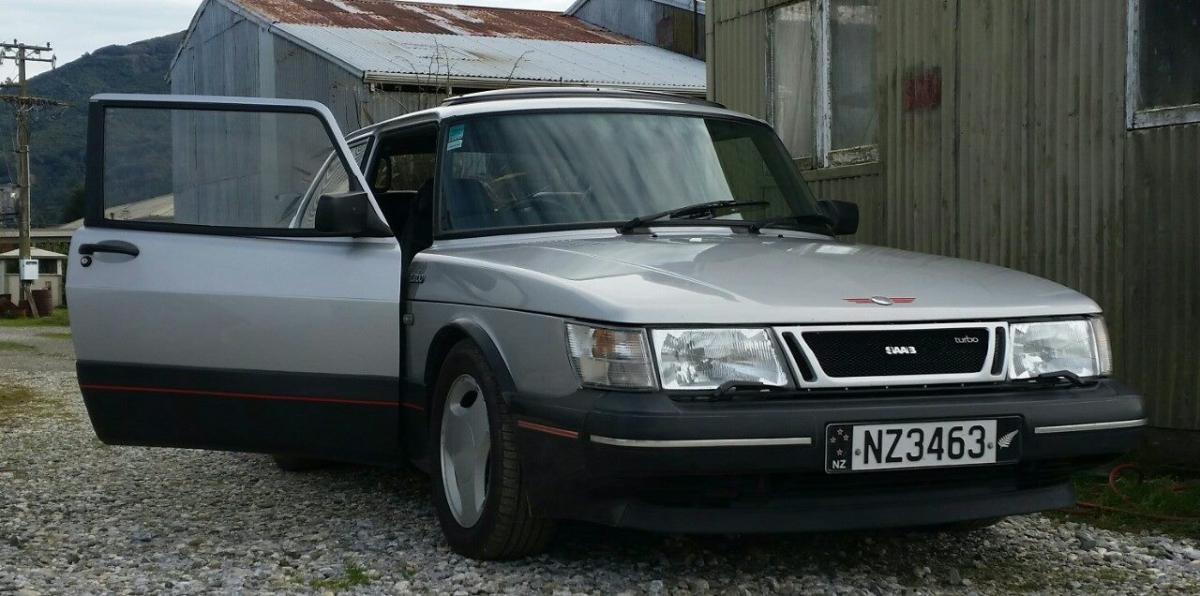 Saab 900 Aero Turbo hatch coupe silver over grey located NZ 2020 images (10).jpg