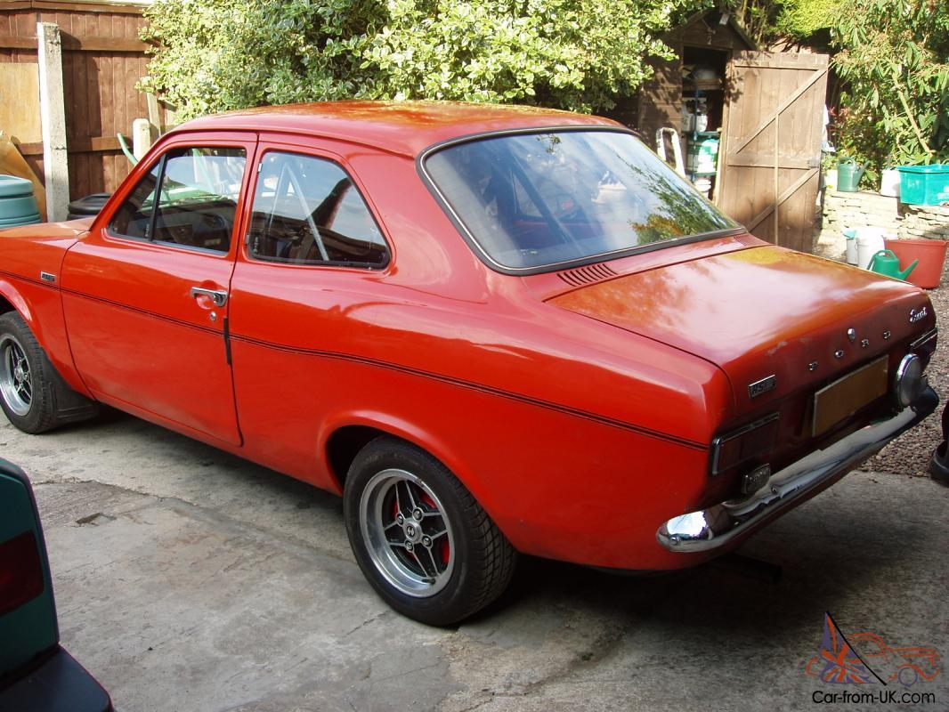 Sebring Red MK1 Escort RS2000 images (3).jpg