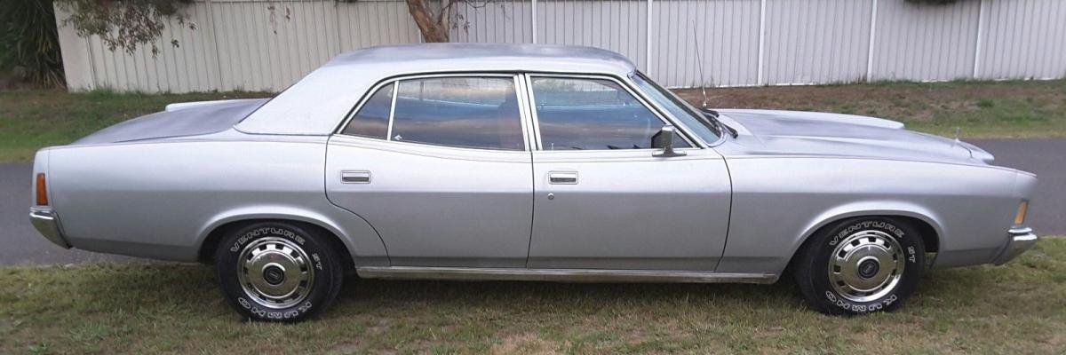 Side 1977 Ford LTD Fairlane ZH Silver Monarch Sedan (4).jpg