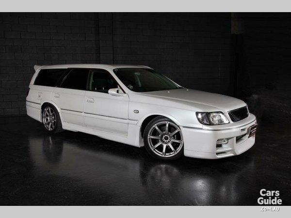 Silky Snow Pearl White Nissan Stagea 260RS (7).jpg