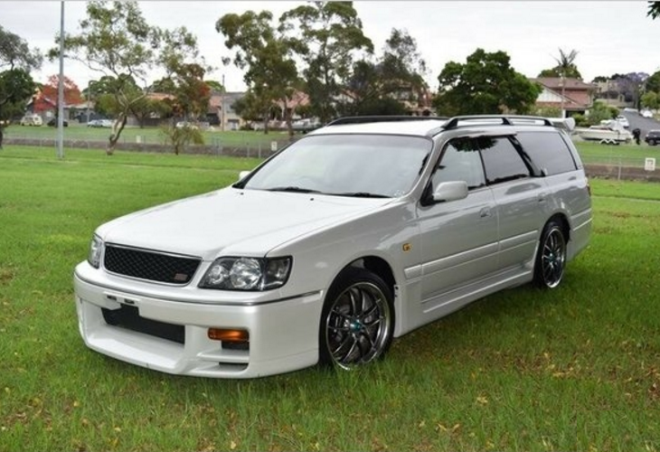 Silky Snow Pearl White Nissan Stagea 260RS 1998 series 1 model white NSW Australia (17).png