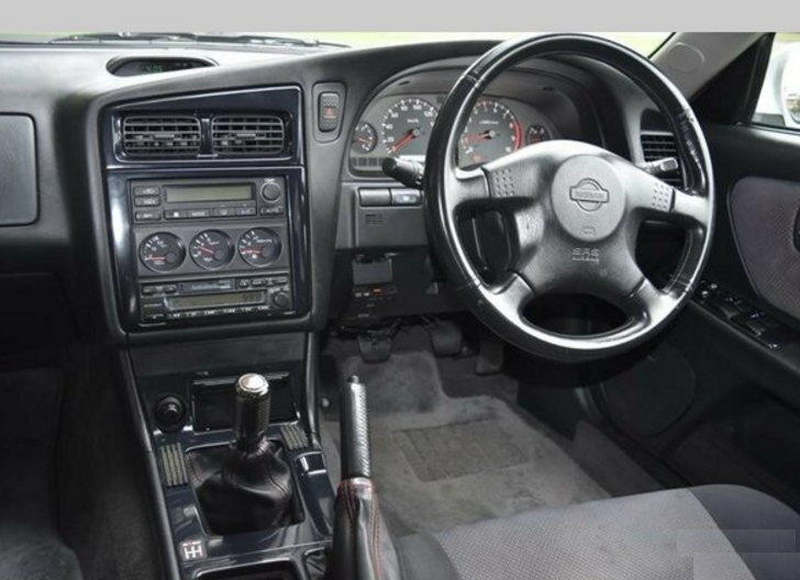 Silky Snow Pearl White Nissan Stagea 260RS 1998 series 1 model white NSW Australia (8).png