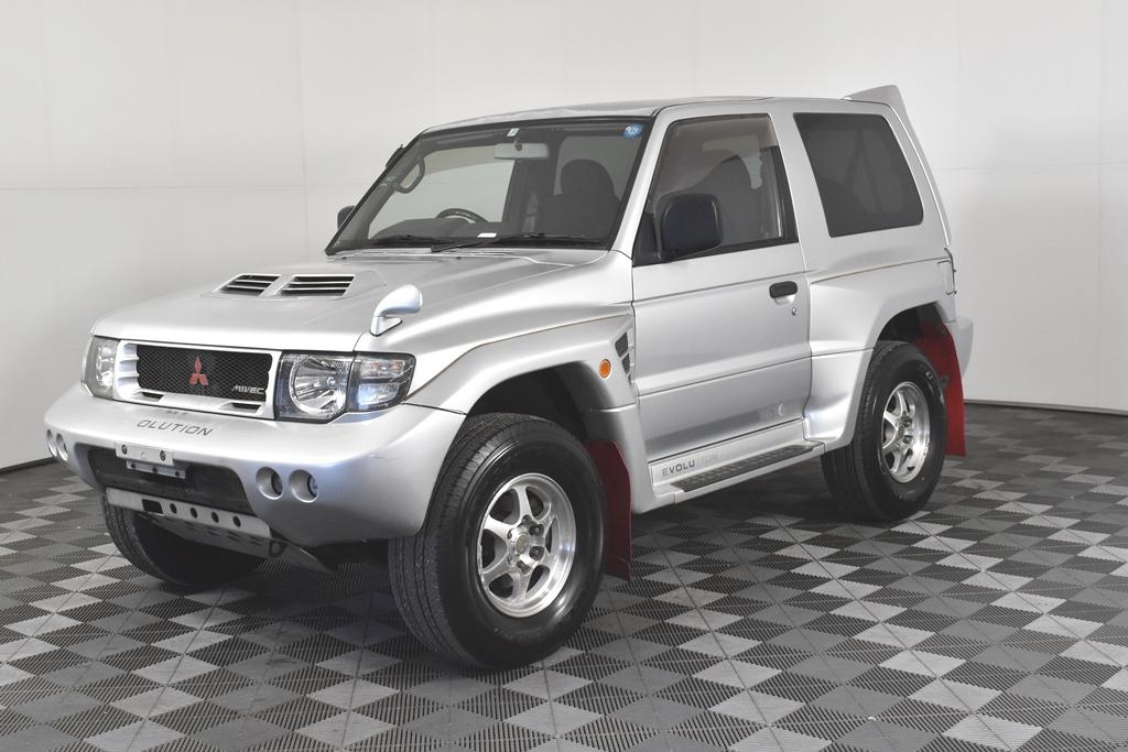 Silver Pajero Evolution for sale Melbourne Australia 1997 Dakar car (1).jpg