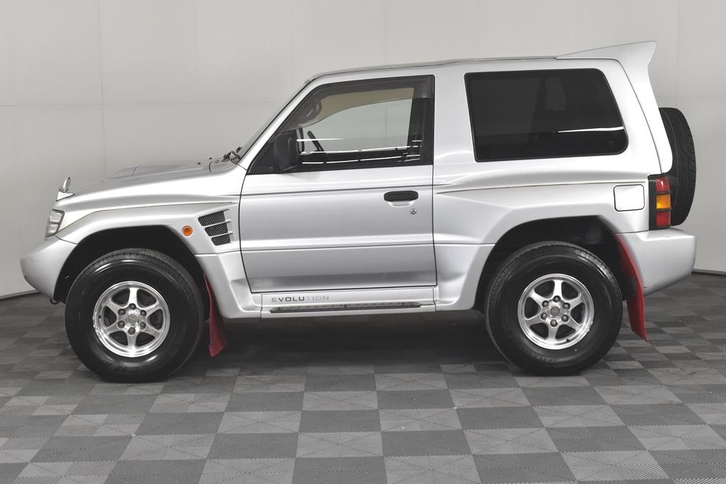 Silver Pajero Evolution for sale Melbourne Australia 1997 Dakar car (12).jpg