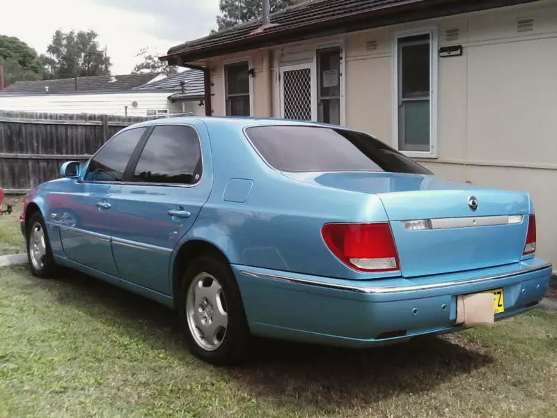 Ssangyong Chairman 2005 Mercedes Blue sedan Australia (2).png