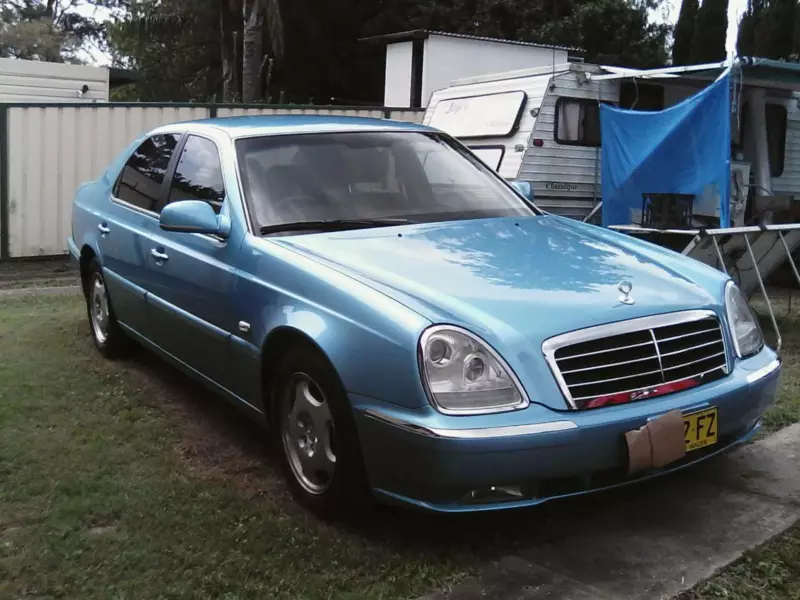 Ssangyong Chairman 2005 Mercedes Blue sedan Australia (4).png