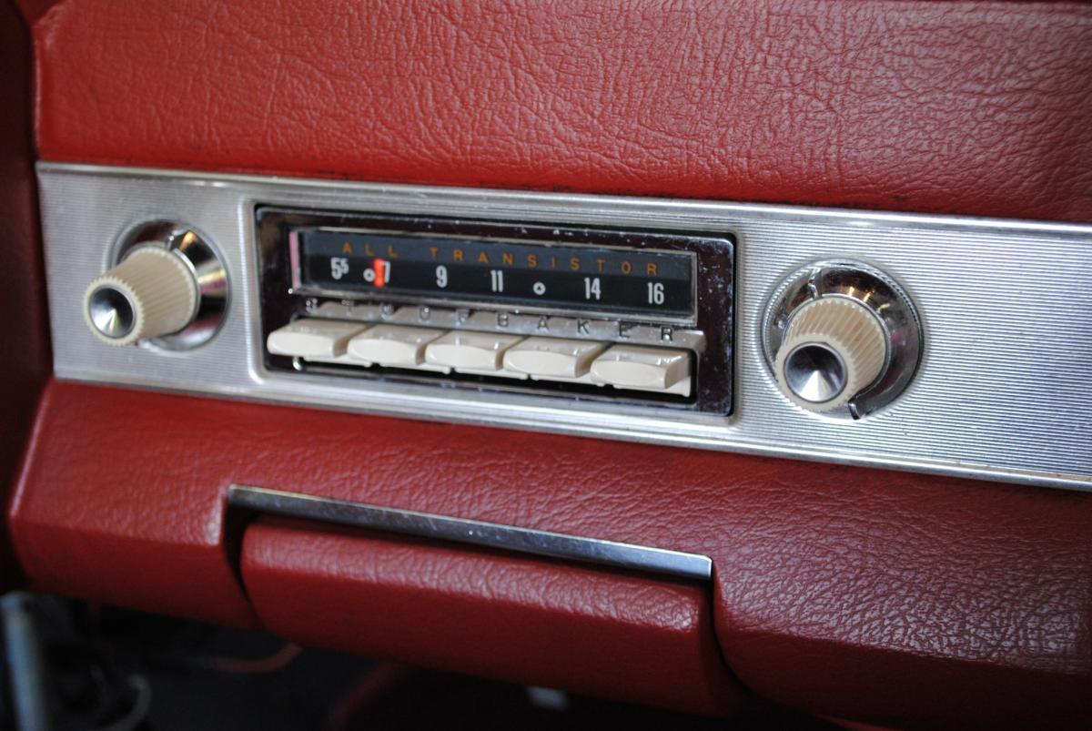 Studebaker commander wth datytona interior (11).jpg