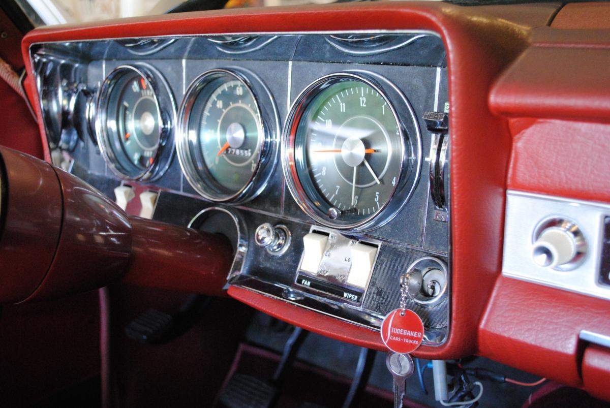 Studebaker commander wth datytona interior (14).jpg