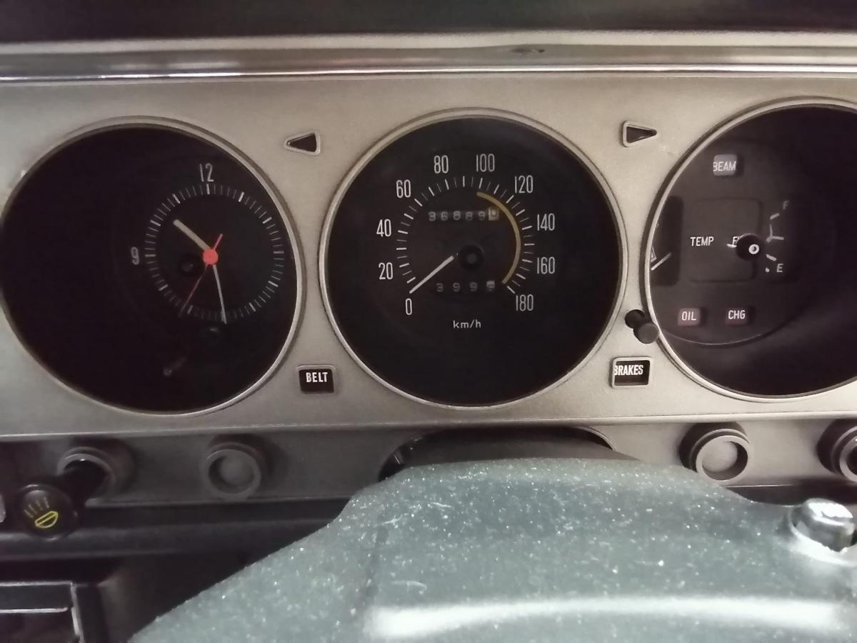 Toyota 1975 Corona MKII interior images 70s coupe (3).jpg