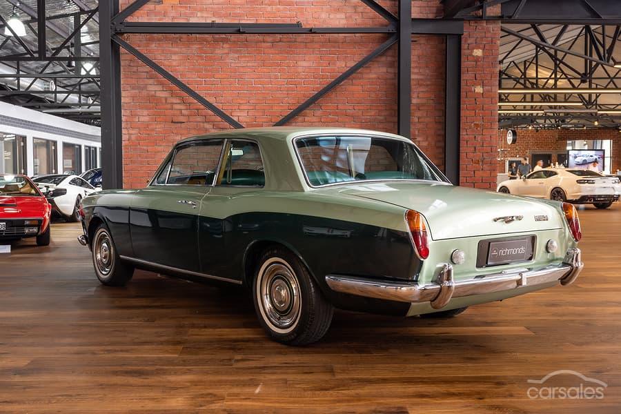 Two tone green Rolls Royce Mulliner park ward coupe Australia RHD (3).jpg