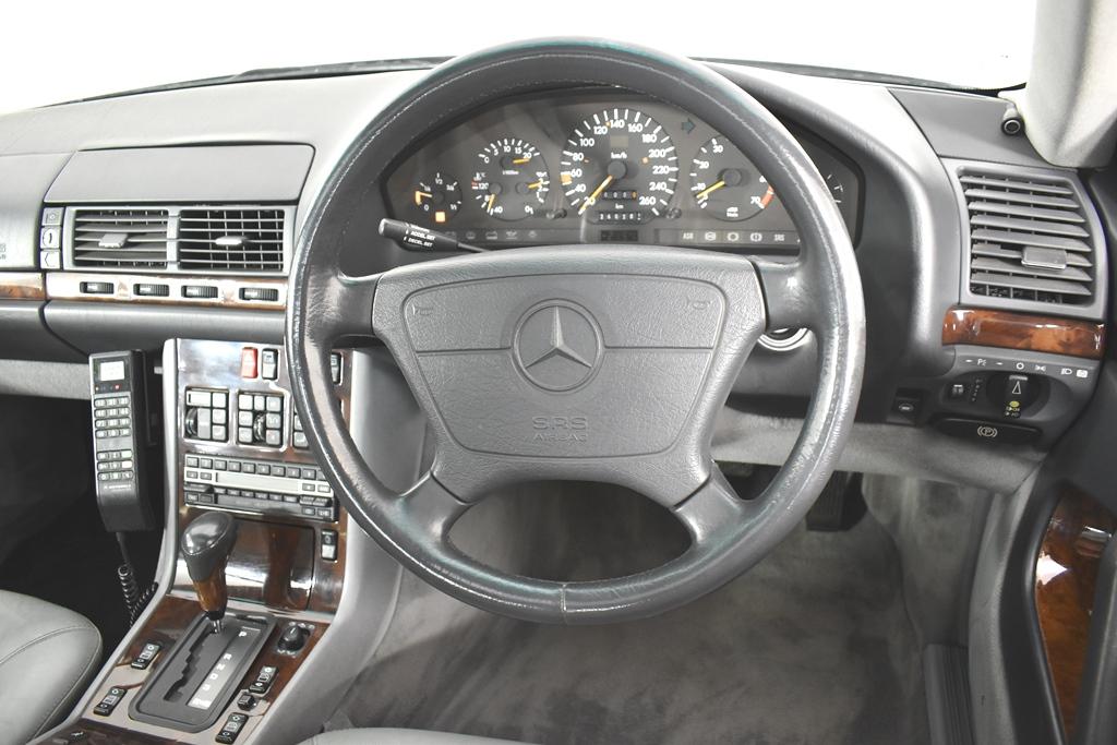 Two tone silver 1993 Mercedes C140 S500 Australian delivered for sale (34).jpg