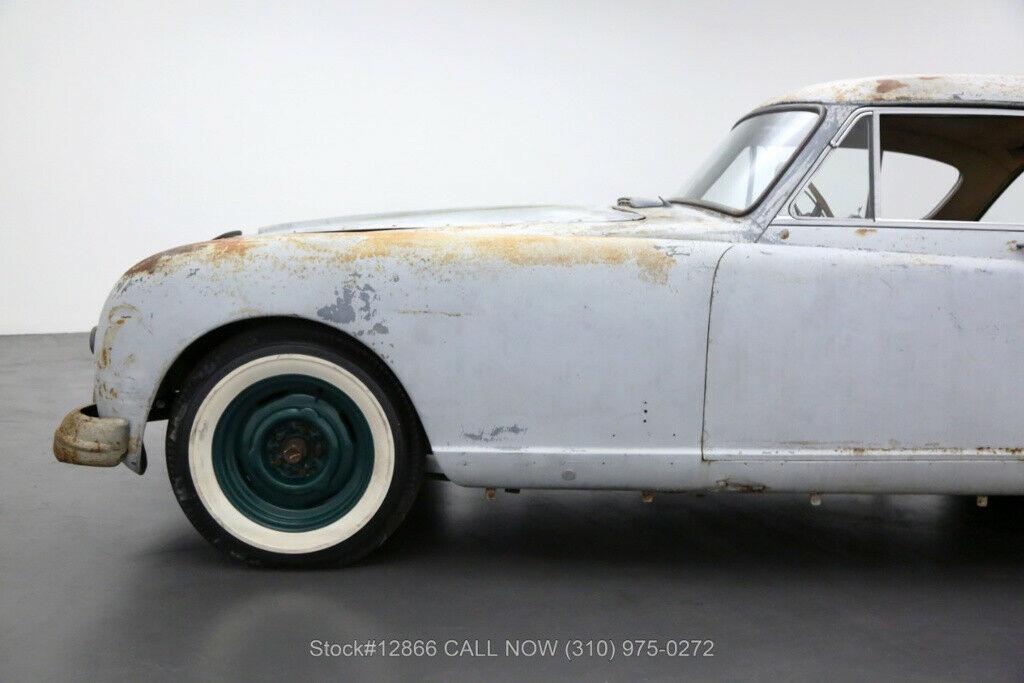 Unrestored 1955 Nash Healey silver USA (10).jpg