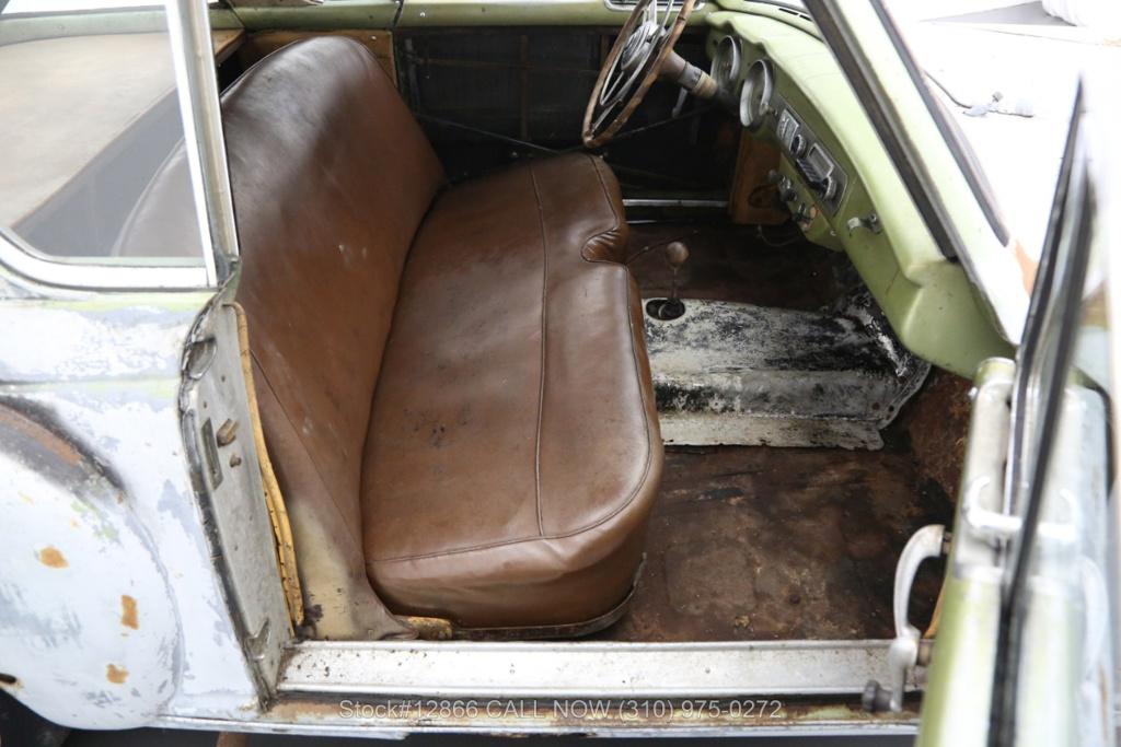 Unrestored 1955 Nash Healey silver USA (15).jpg