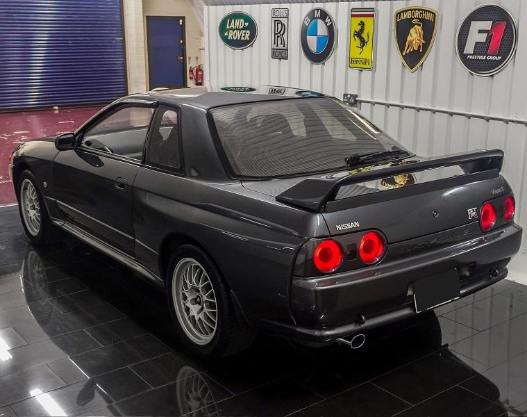 V spec II grey rear.jpg