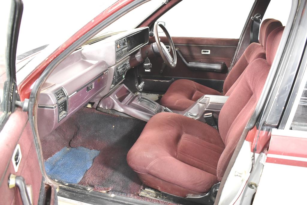 VH SL_E Burgundy trim 1981 commodore (1).jpg