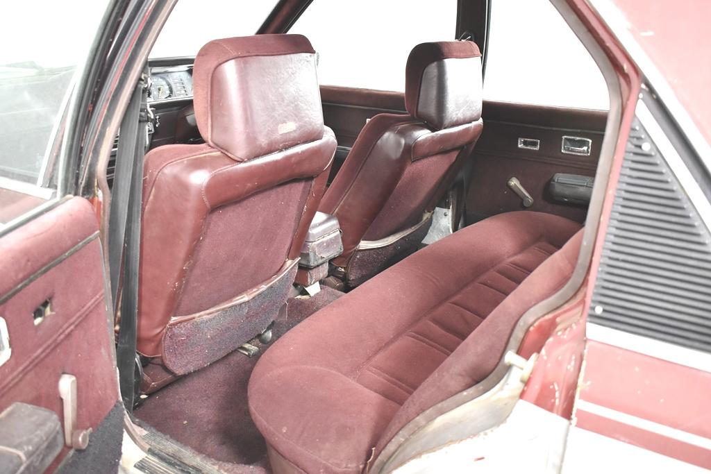 VH SL_E Burgundy trim 1981 commodore (3).jpg