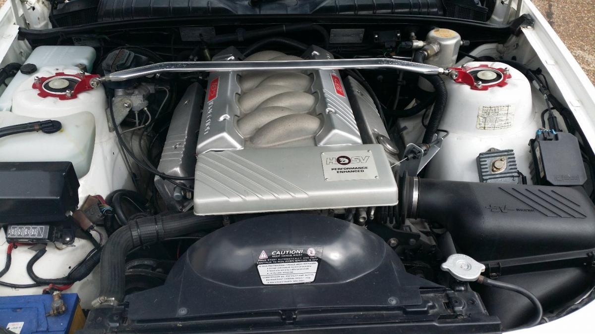 VP HSV Clubsport engine bay.jpg