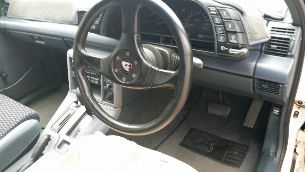 VP HSV Clubsport steering wheel.jpg