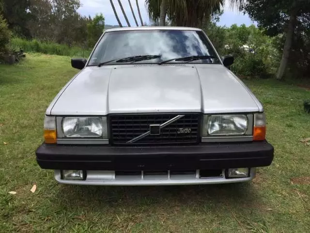 Volvo 740 Turbo Intercooled sedan 1987 images silver (5).png