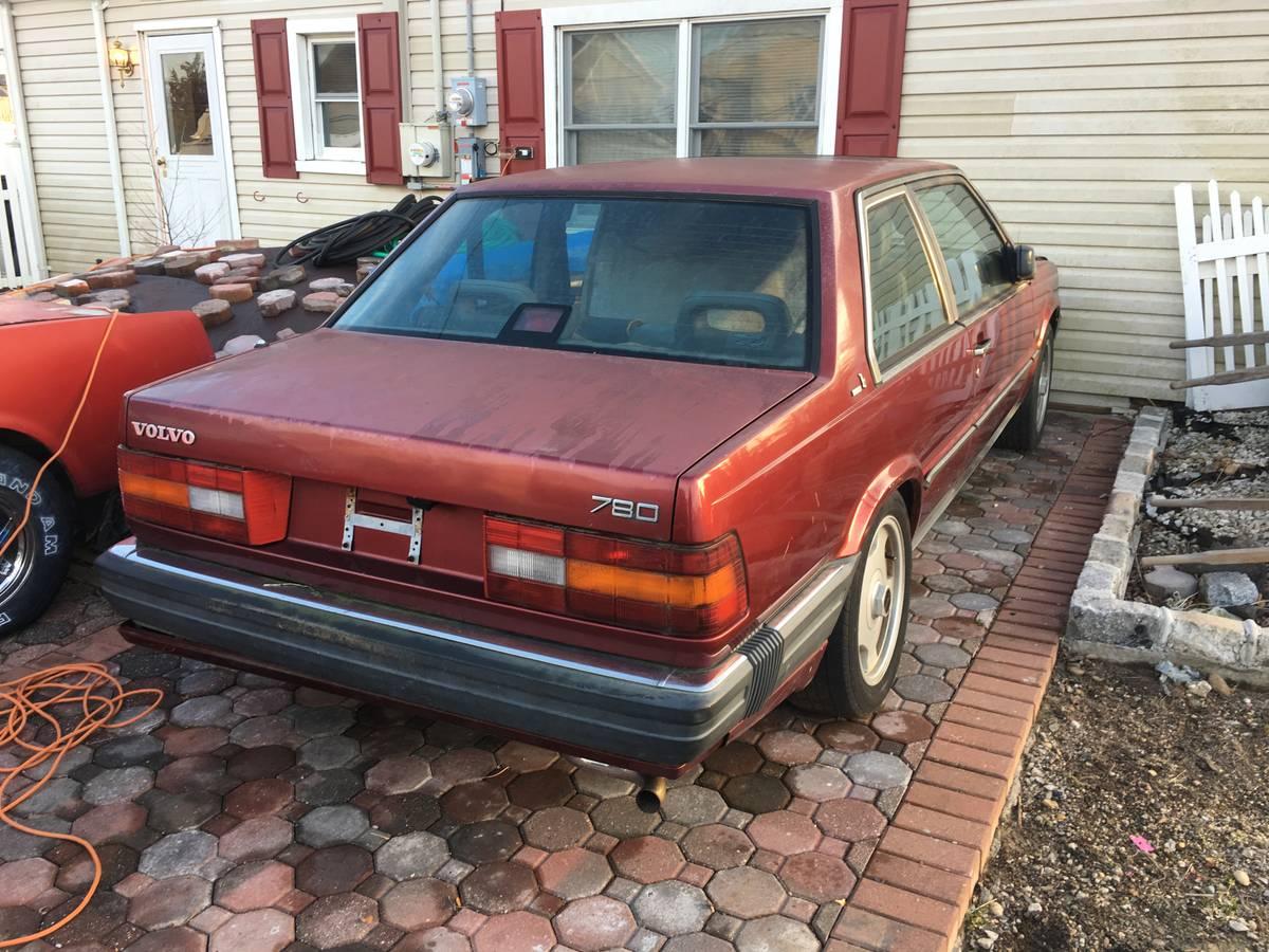 Volvo 780 Bertone Coupe Burgundy USA images (5).jpg