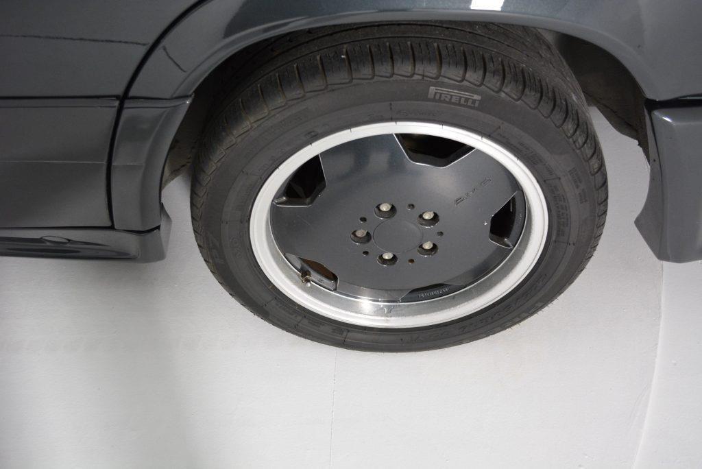 W124 Mercedes 300E AMG Hammer Sedan Grey images (10).jpg