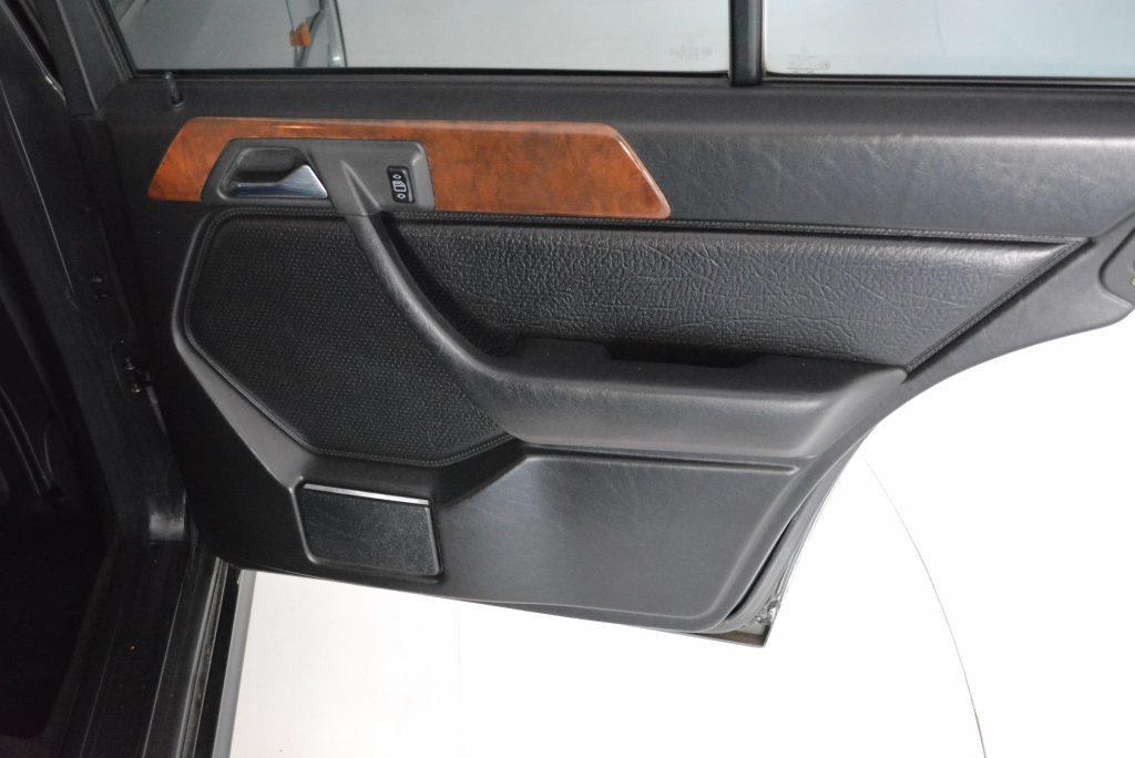 W124 Sedan AMG Mercedes Hammer interior images (1).jpg
