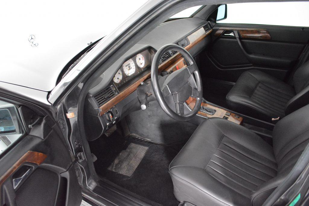 W124 Sedan AMG Mercedes Hammer interior images (2).jpg