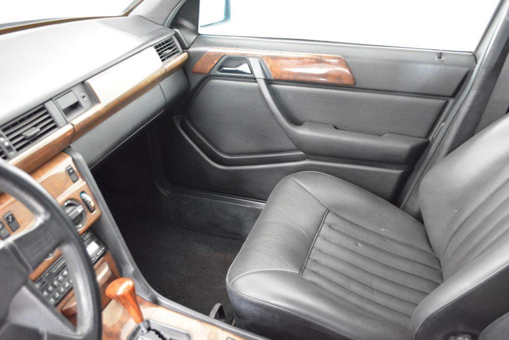 W124 Sedan AMG Mercedes Hammer interior images (4).jpg