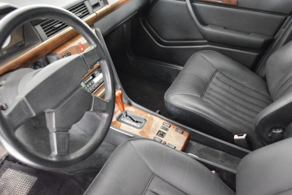 W124 Sedan AMG Mercedes Hammer interior images (5).jpg