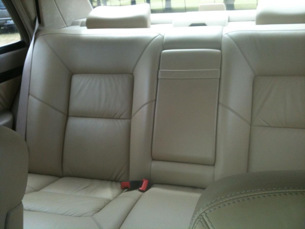 W140 S500 Grand Edition rear seats.jpg