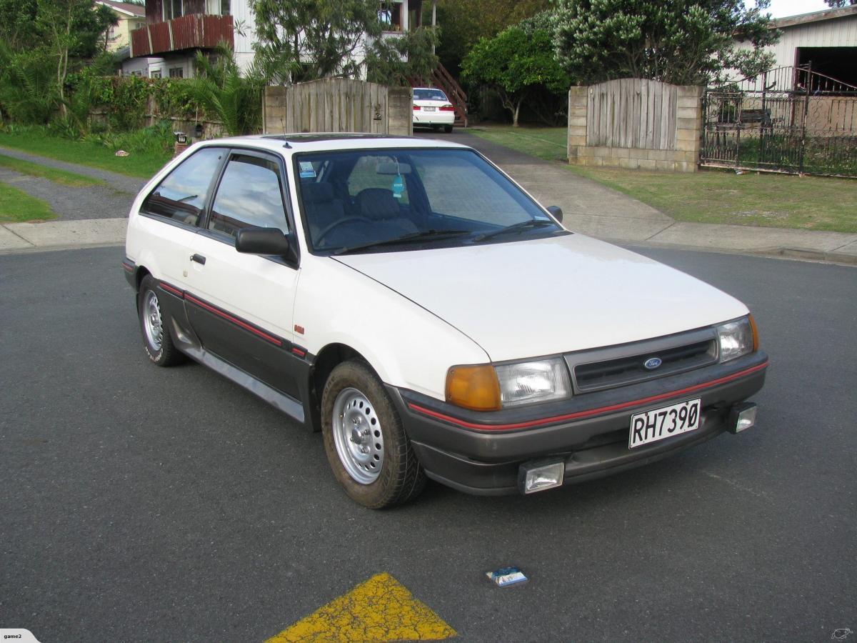 White 1986 TX3 Ford Laser KC pictures (3).jpg