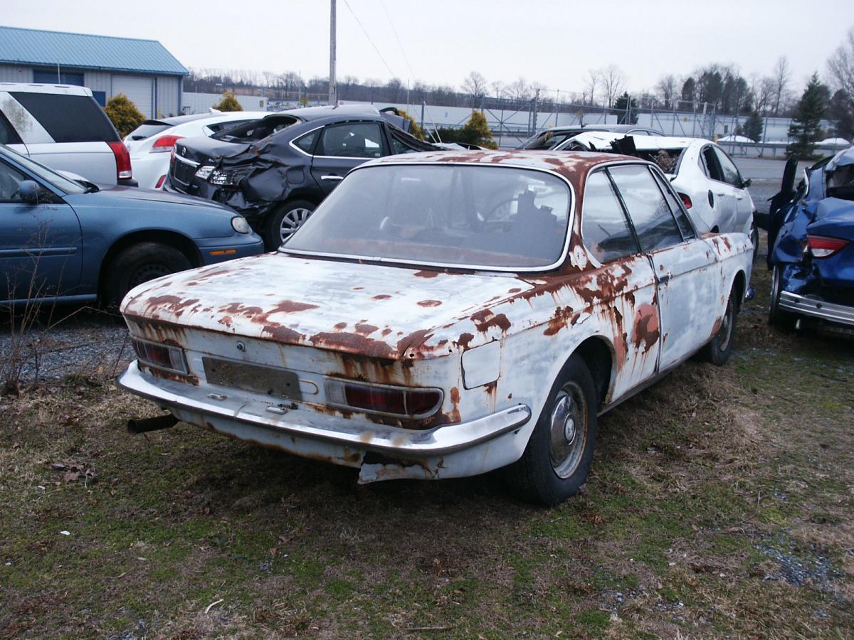 White BMW 2000CS coupe 1967 images (2).jpg