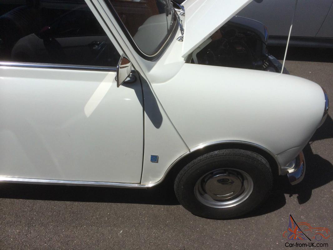 White MK3 MKIII Cooper S 1971 UK last 10 built rare (9).jpg