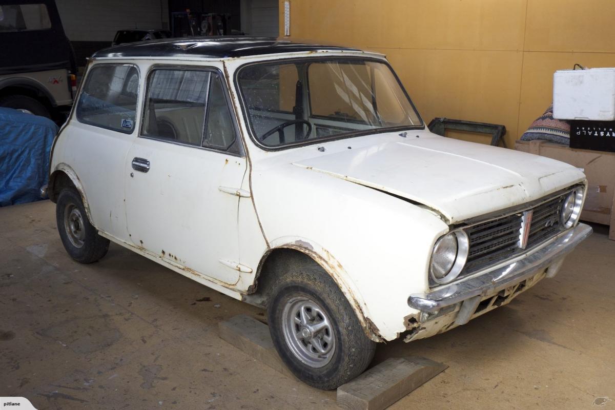 White NZ Australian Mini Clubman GT 1973 unrestored pics (1).jpg