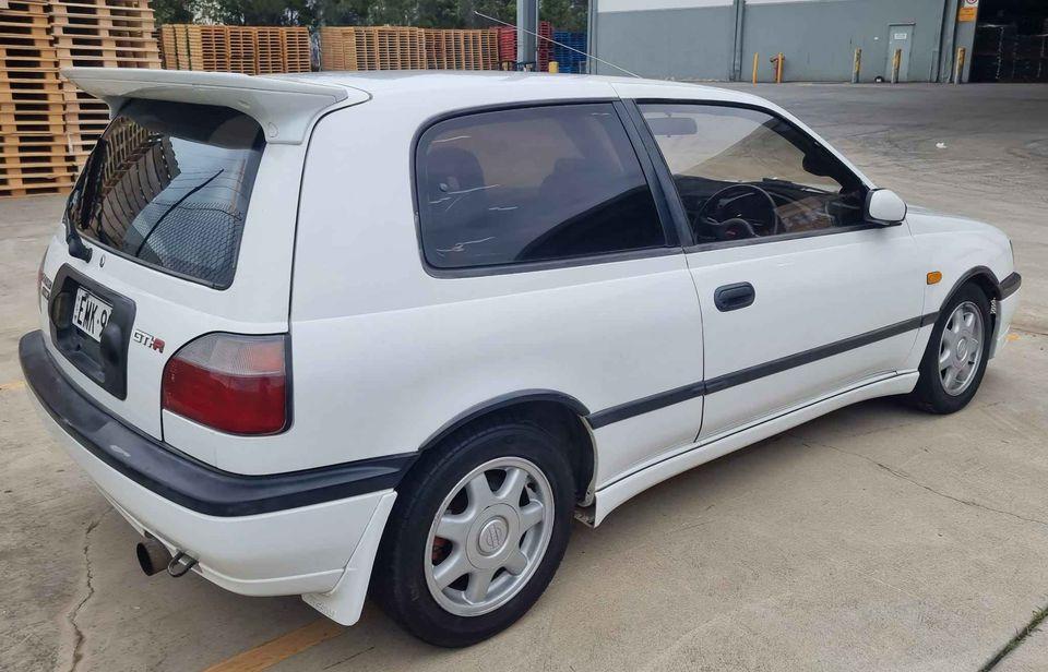 White Nissan Pulsar GTiR N14 images Australia (11).jpg