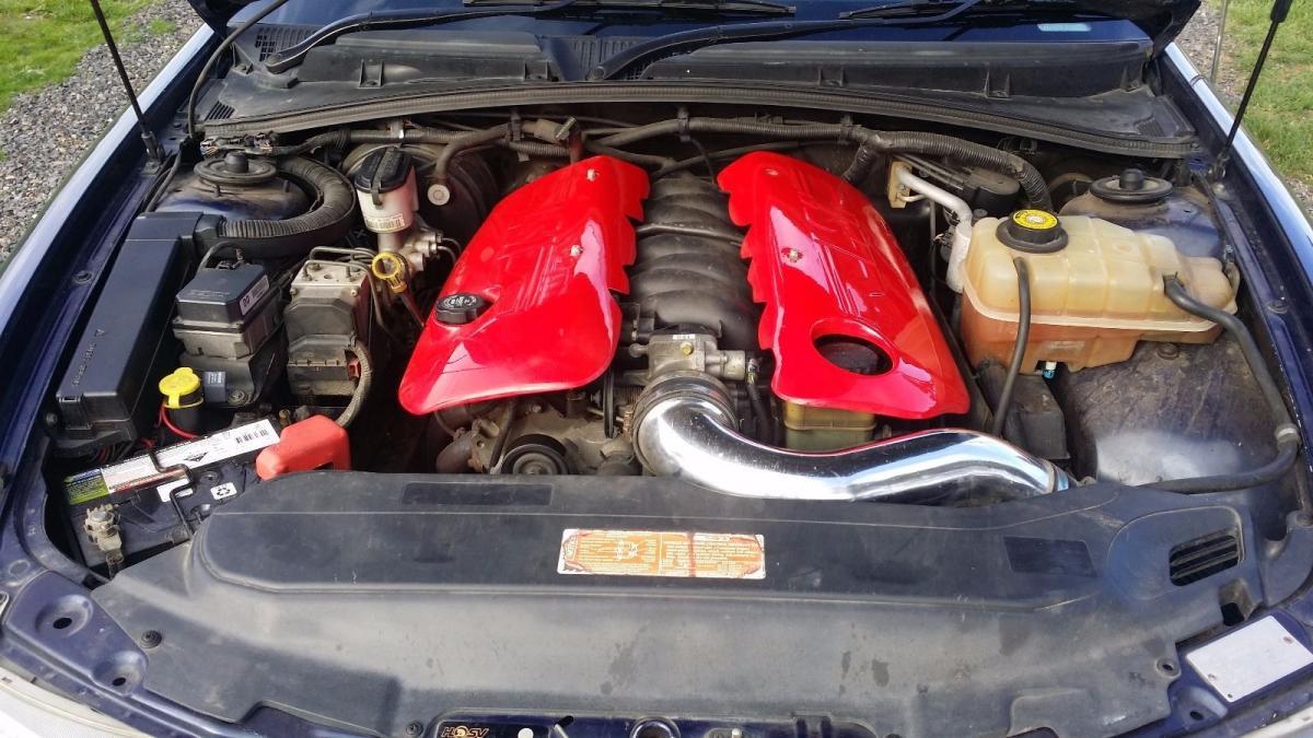 XV HSV Clubsport engine bay.jpg