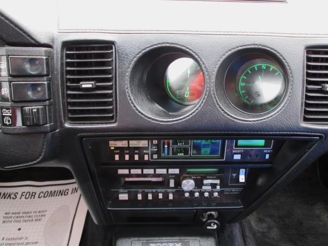 Z31 Nissan 300zx interior 50th anniversary edition (13).jpg