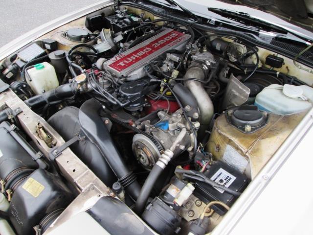 Z31 Nissan 300zx interior 50th anniversary edition coupe (1) engine.jpg