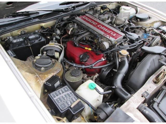 Z31 Nissan 300zx interior 50th anniversary edition coupe (2) engine.jpg