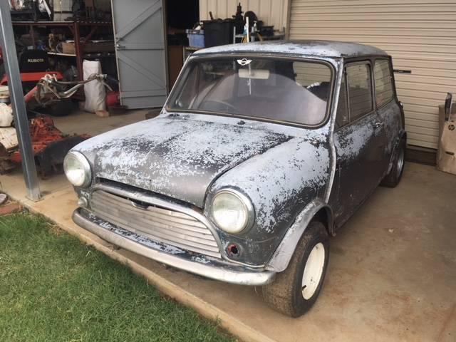 black and white Morriss Cooper S MK2 1969 Australia rolling shell unrestored (1).JPG